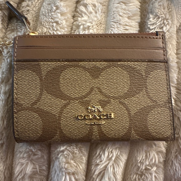 Coach Keychain Wallet - Picture 1 of 4
